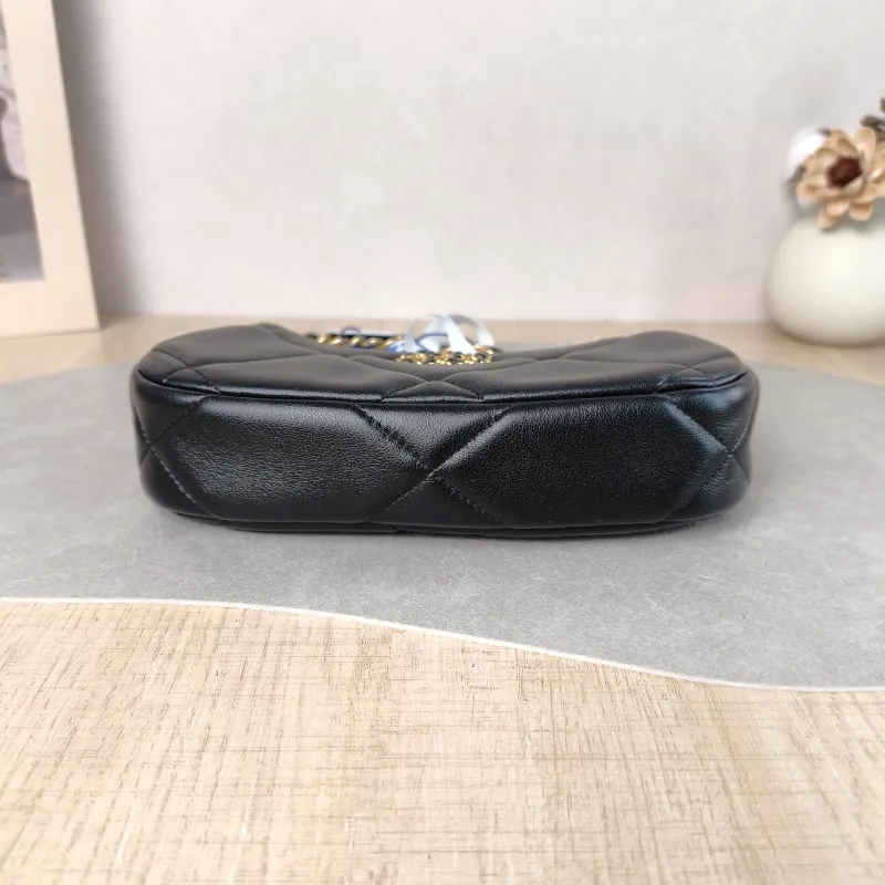 Chanel Shoulder Bag 19bag hobo Black Lambskin One Size 20 × 4.5 × 13 cm — cover view 2 of 5