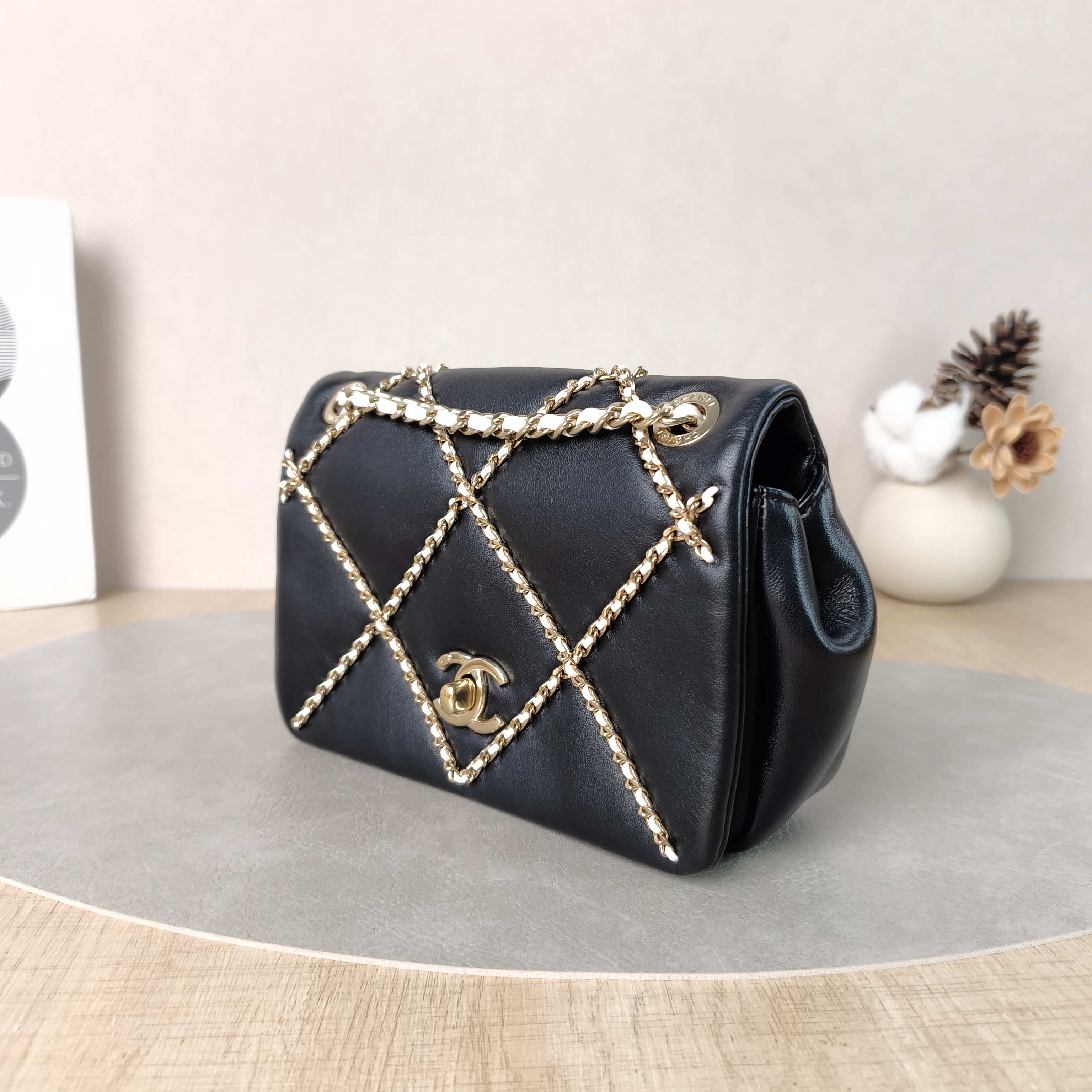 Chanel Crossbody Bag coco Crossbody Bag Black Lambskinmini18 × 5 × 10 cm — cover view 3 of 6