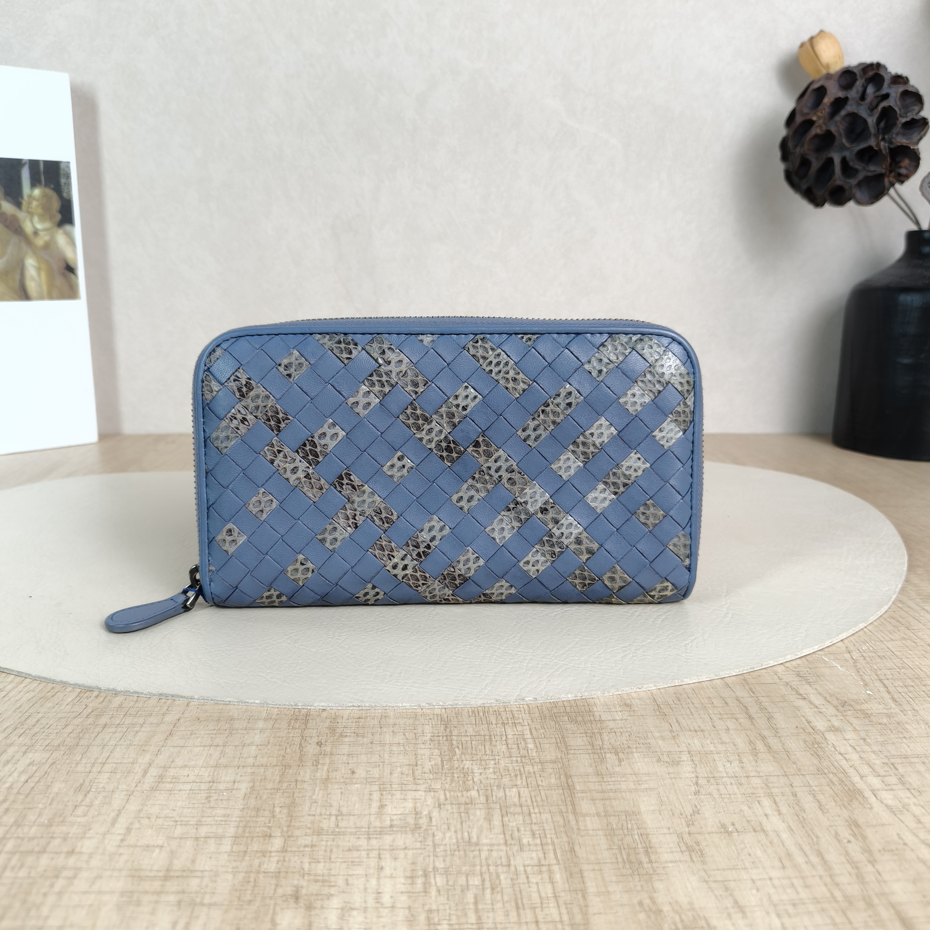 Bottega Veneta Wallet Edition Wallet Blue Lambskin One Size19 × 2 × 11 cm — cover view 3 of 5