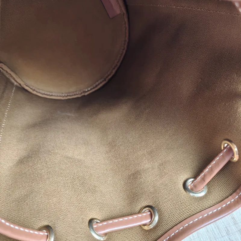 CELINE Crossbody Bag Triomphe Bucket Bag Monogram PVC Small14 × 14 × 21 cm — detail view 8 of 10