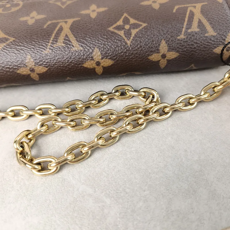 Louis Vuitton Crossbody Bag IVY Monogram PVC Small23.5 × 4.3 × 12 cm — detail view 9 of 13