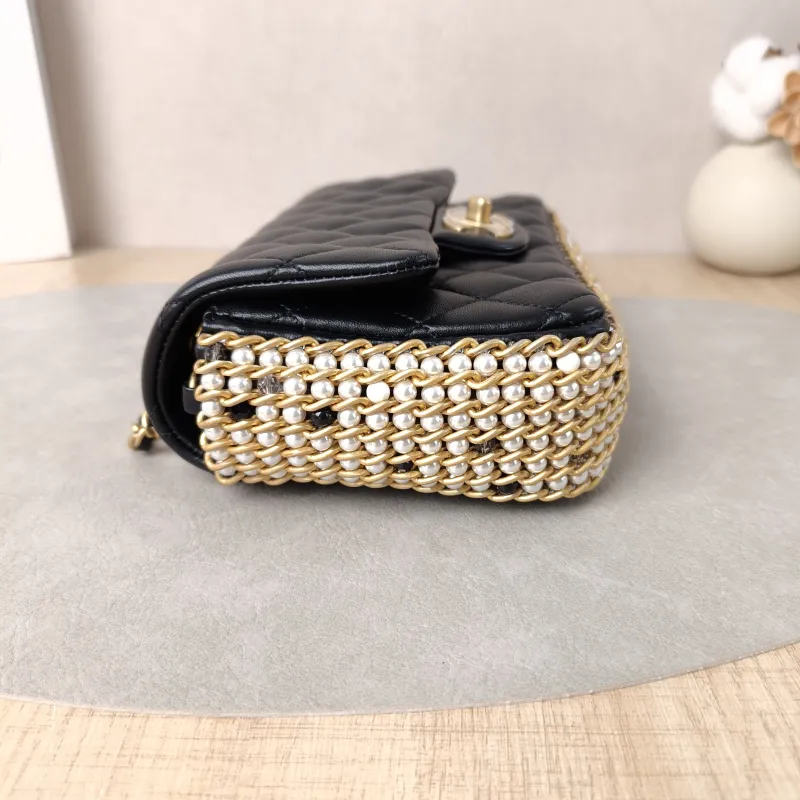 Chanel Crossbody Bag Pearl Crossbody Bag Black Lambskin One Size20 × 5 × 13 cm — detail view 9 of 15