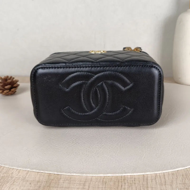 Chanel Crossbody Bag Edition Black Lambskin Mini 16 × 8 × 9.5 cm — cover view 5 of 5