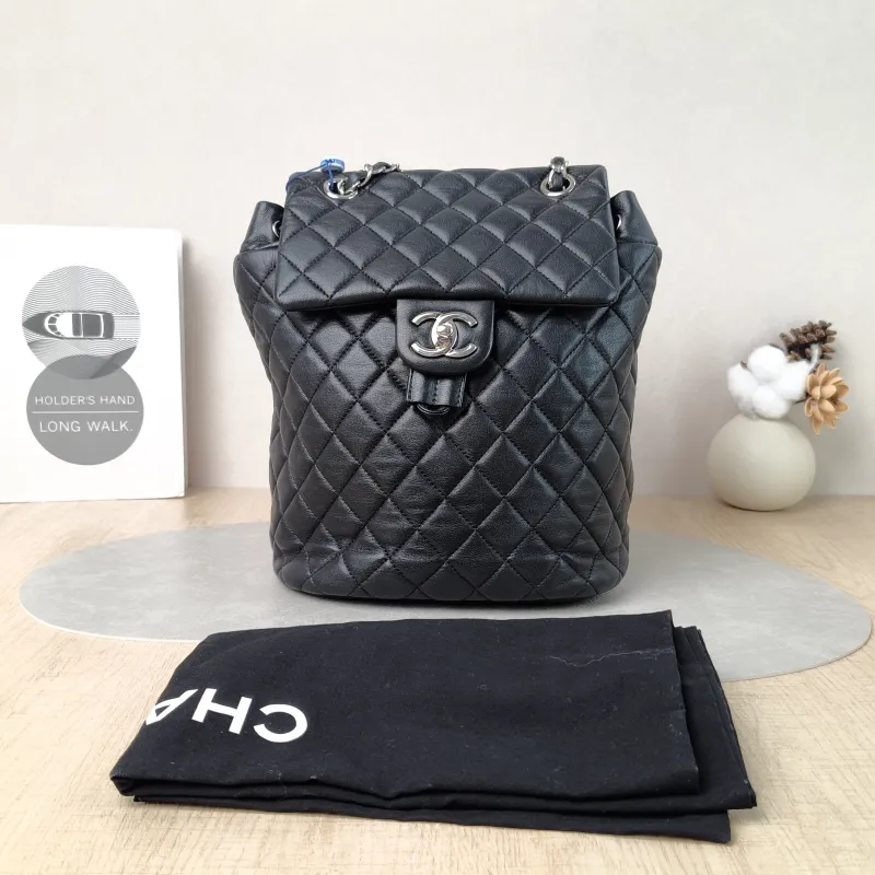 Chanel Backpack 23s Backpack Black Lambskin Large 20 × 12 × 25 cm 22 — cover view 3 of 6