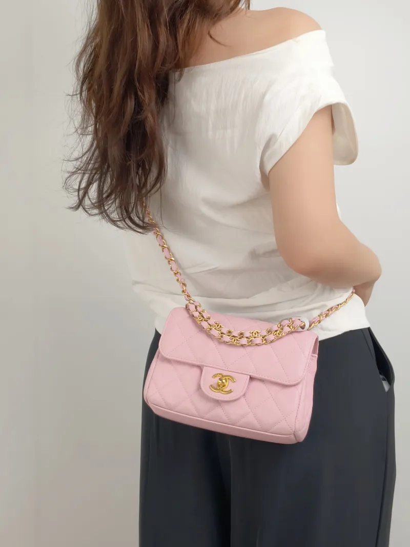 Chanel Crossbody Bag Edition mini Pink Grained Calfskin mini20 × 6 × 12 cm — on-model view 1 of 3
