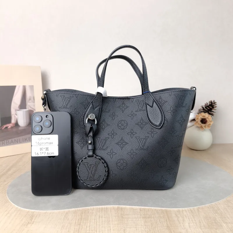 Louis Vuitton Crossbody Bag Blossom Top Handle Bag Black Calfskin Small 20 × 12.5 × 20 cm — cover view 5 of 6