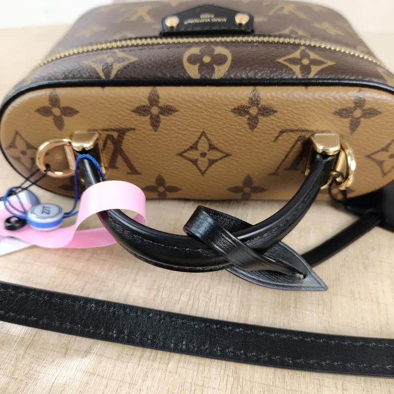 Louis Vuitton Shoulder Bag VANITY Cosmetic Bag Monogram PVC Small 19 × 11 × 13 cm — detail view 1 of 11