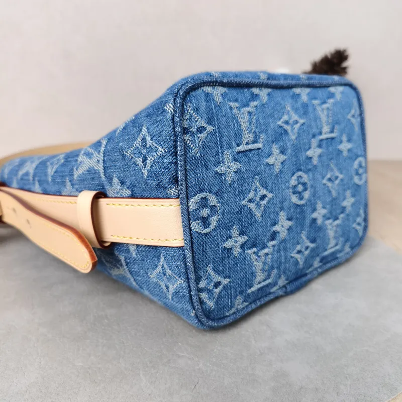 Louis Vuitton Top Handle Bag ALL IN BB Blue BB 16 × 12 × 18 cm — detail view 8 of 13