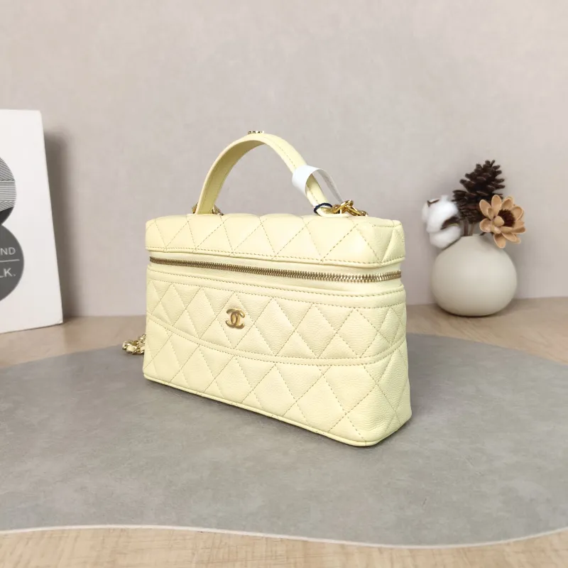 Chanel Crossbody Bag lp Yellow Grained Calfskin One Size 19.5 × 5 × 17 cm — cover view 3 of 6