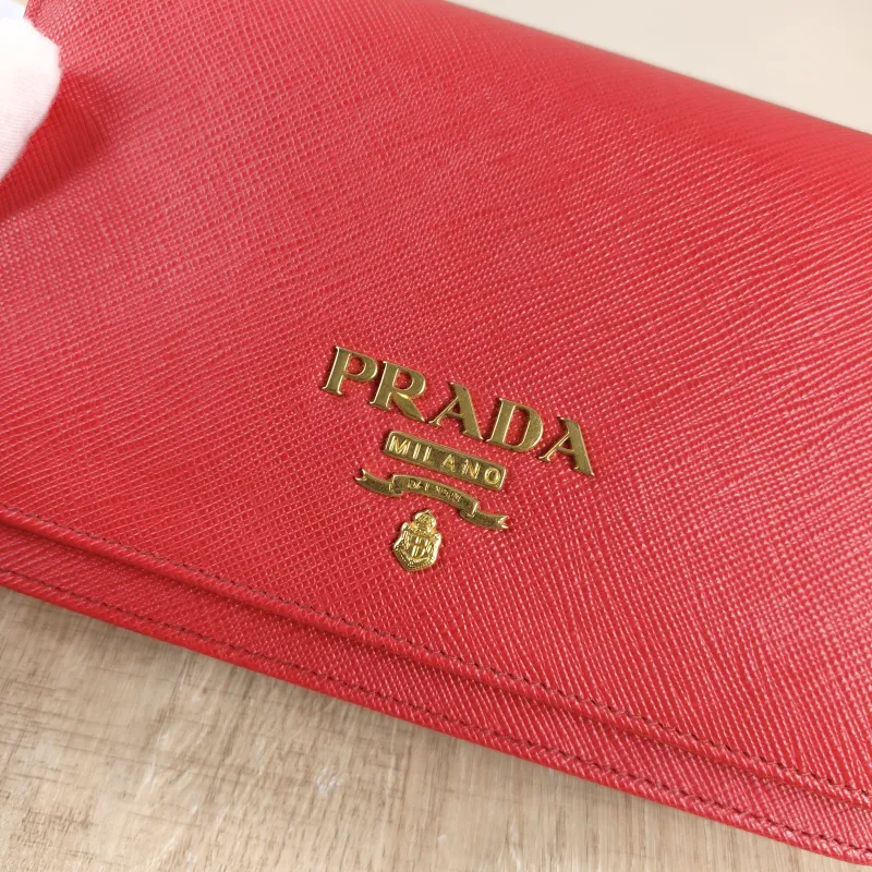 PRADA Crossbody Bag Saffiano Red Calfskin One Size 18 × 4 × 12 cm — detail view 5 of 11