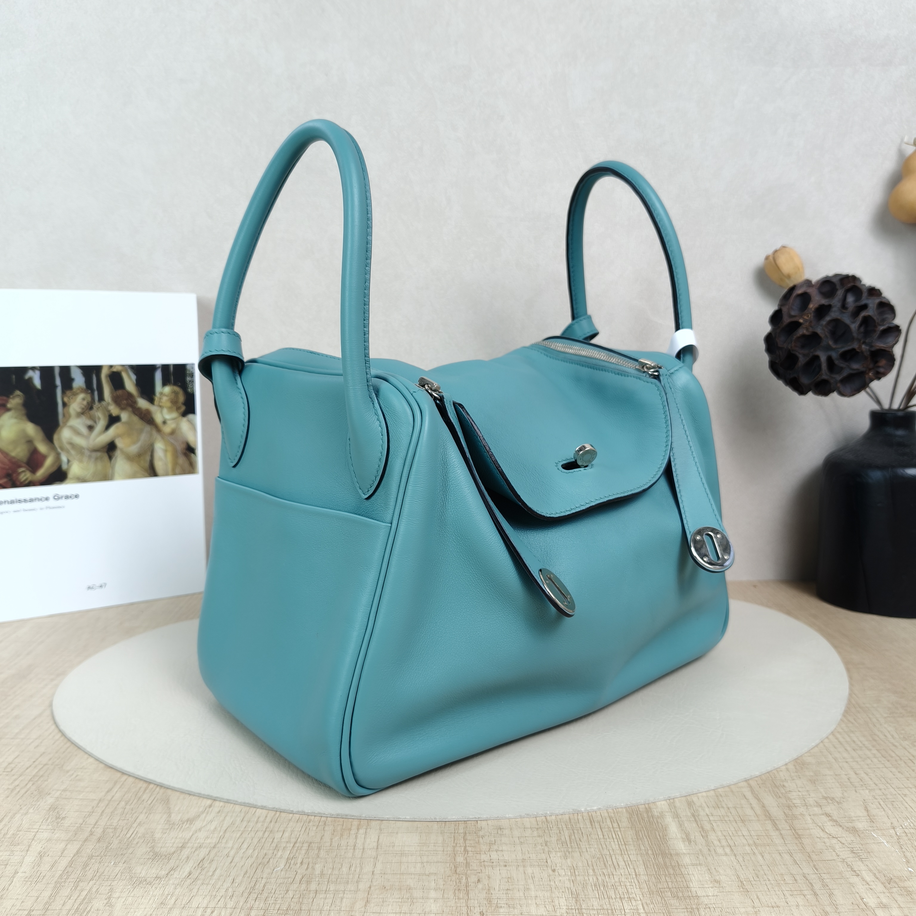 Hermès Crossbody Bag Lindy 30Blue Swift Calfskin30 × 15 × 19 cm — cover view 2 of 5