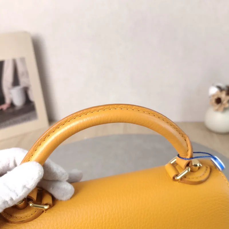 Louis Vuitton Shoulder Bag Twist One Handle Edition Small 25 × 11 × 17 cm — detail view 13 of 14