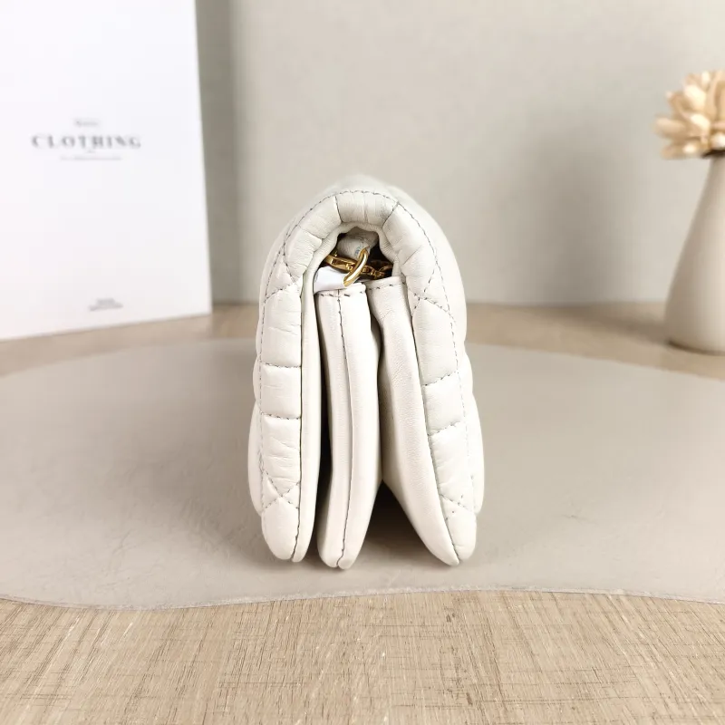 DIOR Crossbody Bag Caro Chain Bagwoc White Calfskin One Size 19.5 × 6.5 × 11 cm — detail view 1 of 11