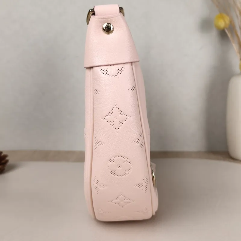 Louis Vuitton Crossbody Bag Loop Pink Calfskin Small 23 × 6 × 13 cm — detail view 4 of 12