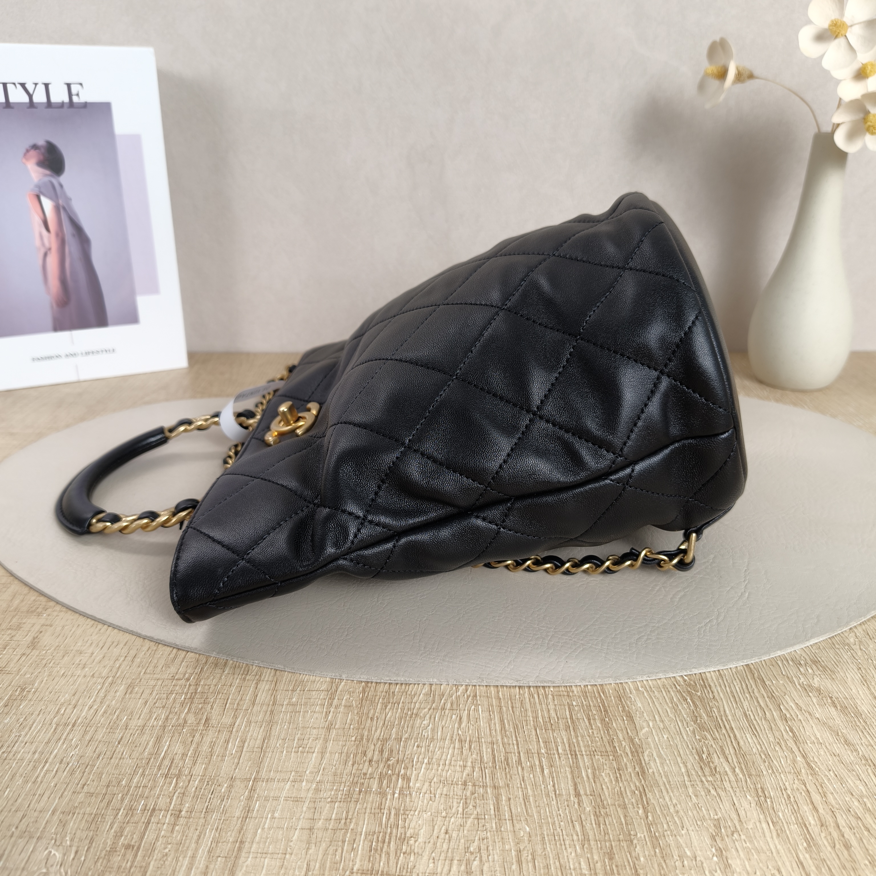Chanel Crossbody Bag Black Lambskin 16 × 14 × 22 cm — cover view 5 of 11
