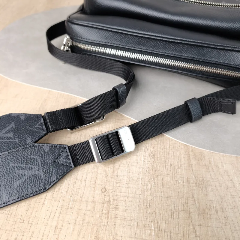 Louis Vuitton Crossbody Bag Outdoor Messenger Bag Black PVC · Calfskin 26 × 10.5 × 20 cm — detail view 2 of 10