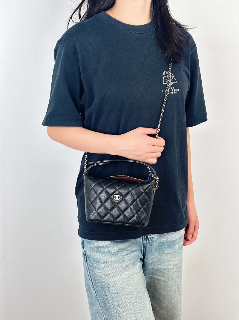 Chanel Crossbody Bag25c Vanity Case Bag Black Grained Calfskin15.5 × 6 × 12 cm — on-model view 2 of 3