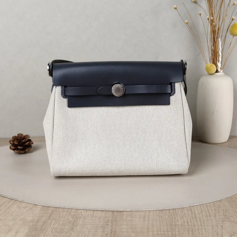 Hermès Crossbody Bag Herbag Zip 20 Beige Calfskin，Canvasmini20.5 × 7 × 16.5 cm