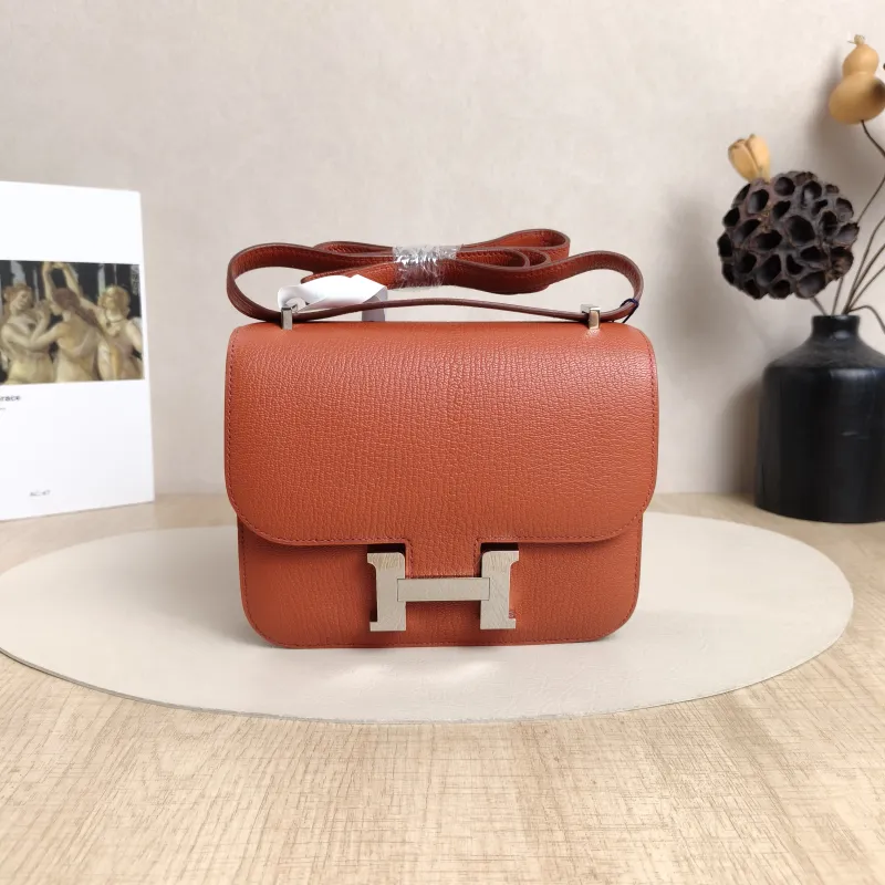 Hermès Crossbody Bag Constance 19 Silver-Tone Hardware36 Red Lambskinmini18 × 4 × 15 cm
