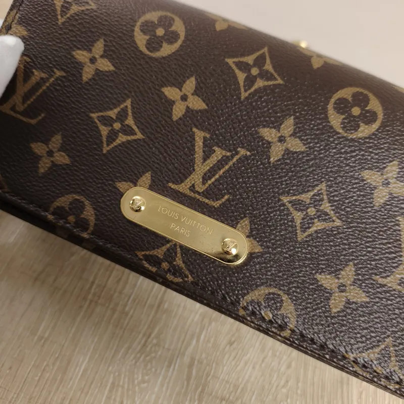 Louis Vuitton Crossbody Bag LILY Chain Bagwoc Monogram PVC One Size21 × 3.5 × 10.5 cm — cover view 8 of 12