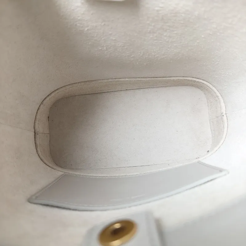 CELINE Shoulder Bag BUCKET TRIOMPHE Bucket Bag White Calfskinmini16 × 7 × 19.5 cm — detail view 8 of 10