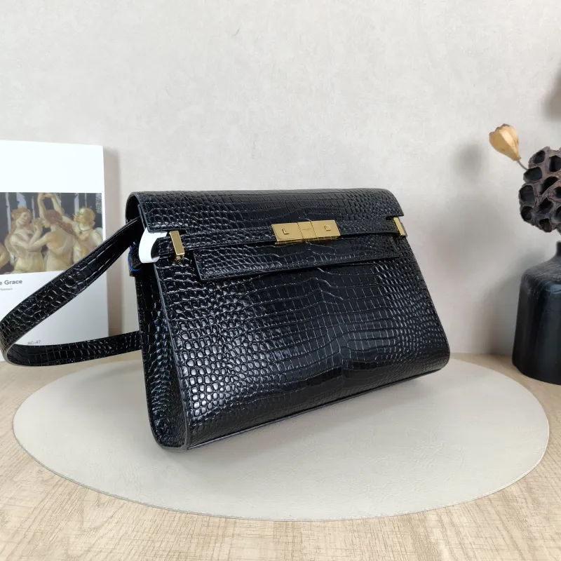 SAINT LAURENT Shoulder Bag MANHATTAN Black Calfskin Medium29 × 7.5 × 20 cm — cover view 3 of 6