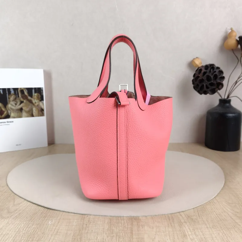 Hermès Top Handle Bag Picotin Lock 18 18 8W Small 18 × 13 × 18 cm K