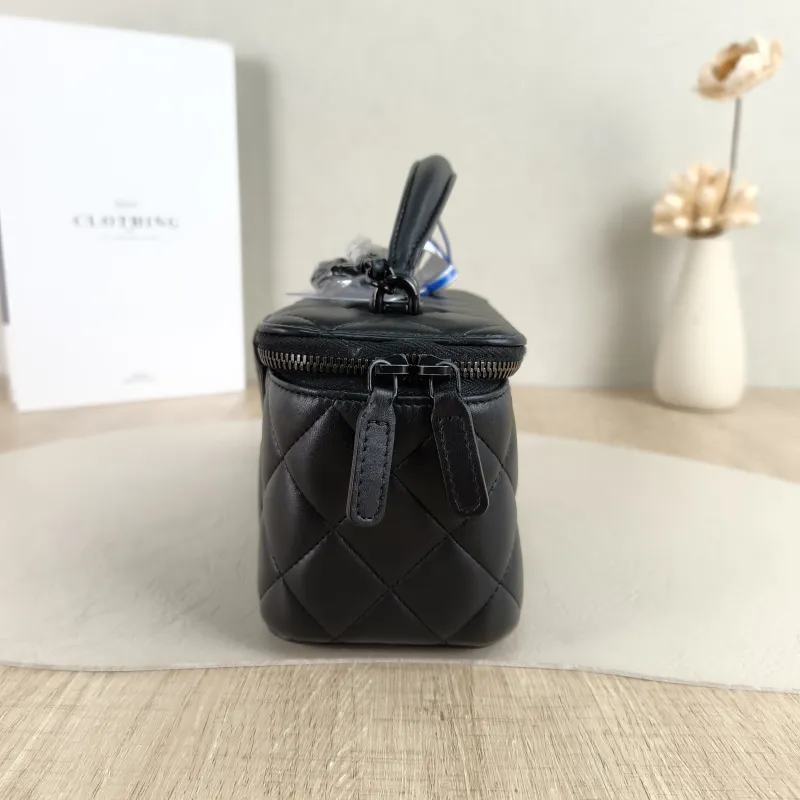 Chanel Crossbody Bag Edition Black Lambskin Mini 16 × 8 × 9.5 cm — detail view 12 of 12