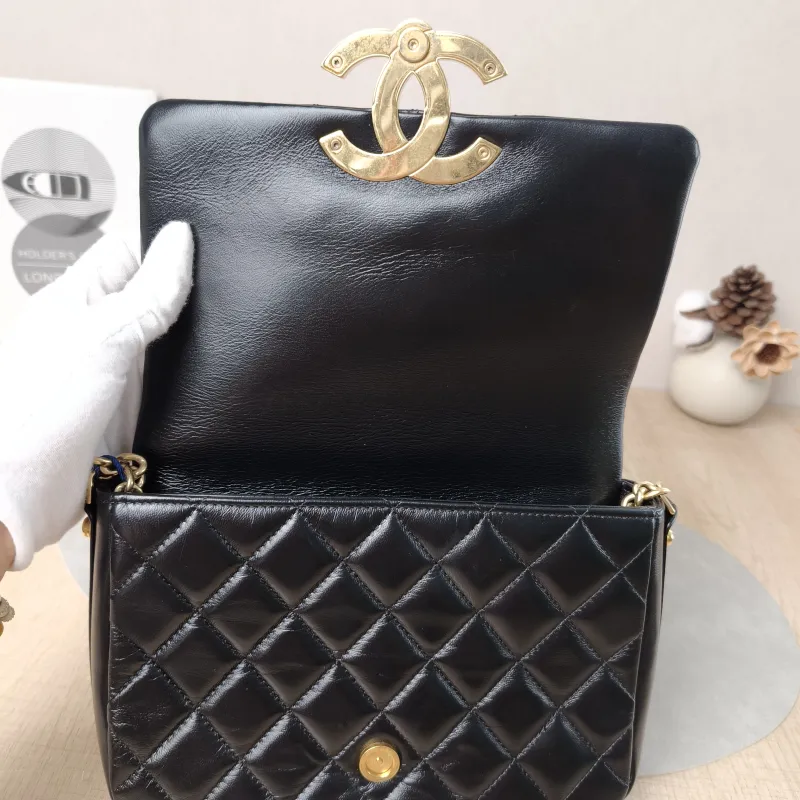 Chanel Crossbody Bag Edition c logo Black Waxed Leather One Size22 × 7 × 16 cm — detail view 16 of 17