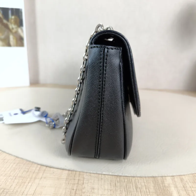 FERRAGAMO Shoulder Bag Shoulder Bag Black Calfskin One Size 24 × 6 × 14 cm — detail view 11 of 14