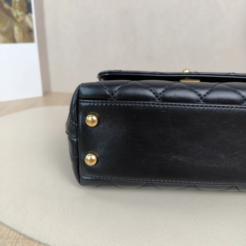 Chanel Top Handle Bag22a Coco Handle​Black CC alfskinmini19 × 9 × 13 cm — detail view 5 of 14