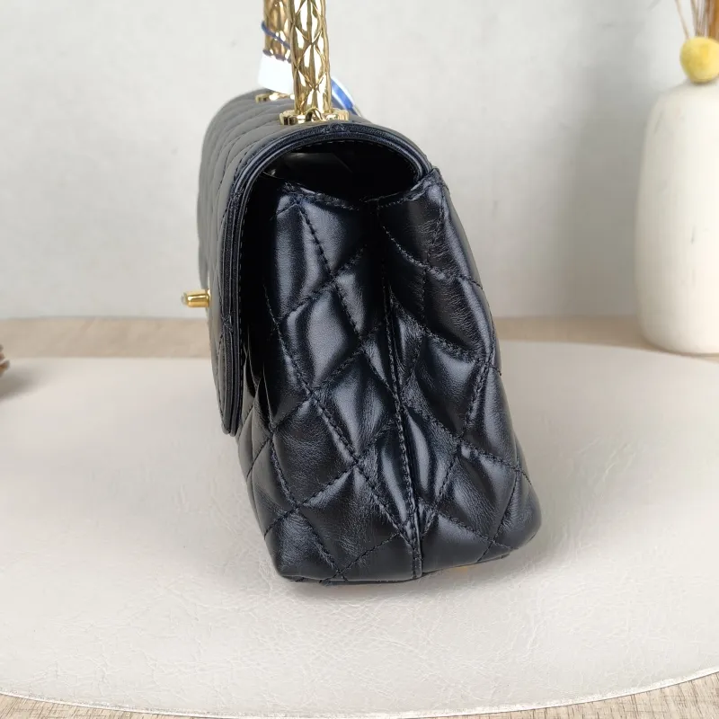 Chanel Crossbody Bag Coco Handle​Black Calfskin Small24 × 10 × 14 cm — detail view 1 of 13