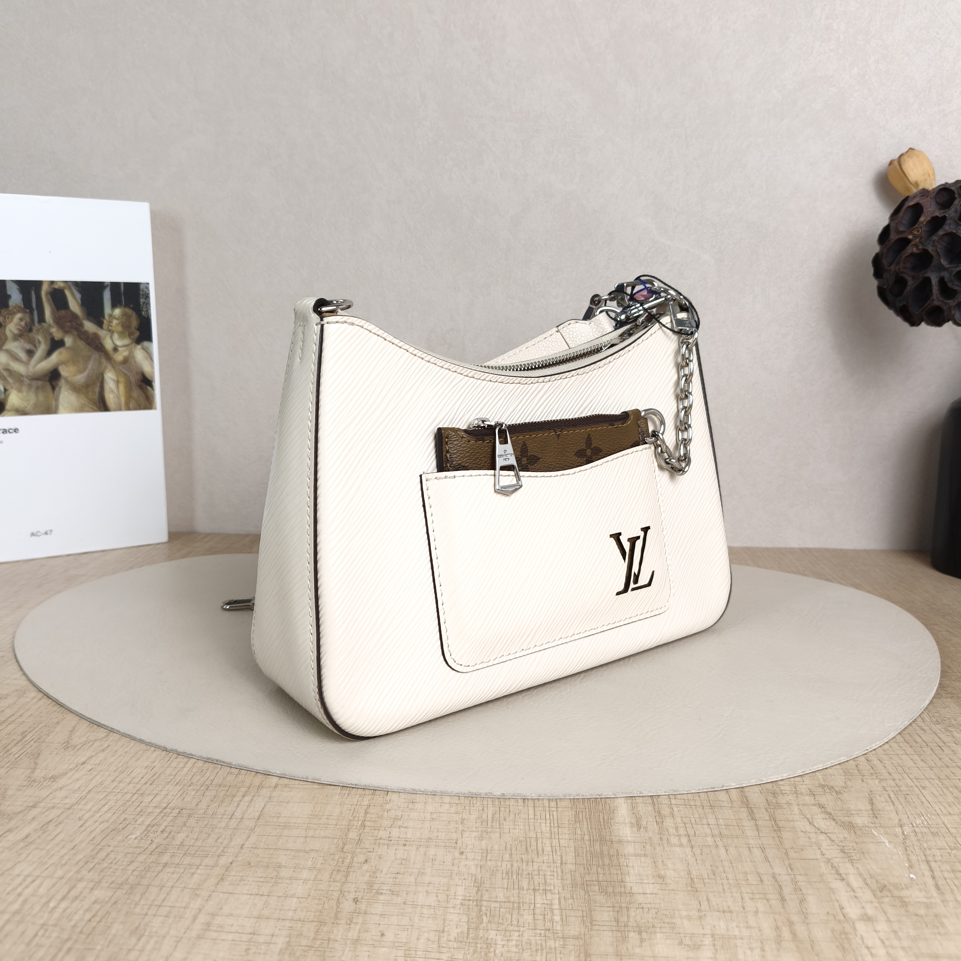 Louis Vuitton Crossbody Bag MARELLE White Epi Embossed Calfskin Small25 × 8 × 15 cm — cover view 4 of 6
