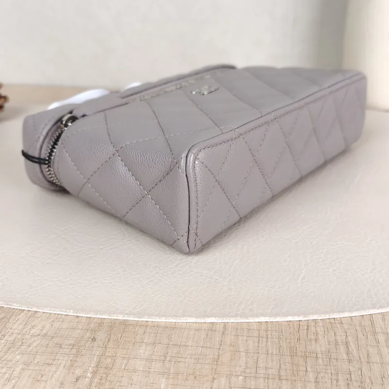 Chanel Crossbody Bag lp Box Bag Top Handle Crossbody Bag Grey Grained Calfskin One Size 19.5 × 5 × 17 cm — detail view 9 of 12