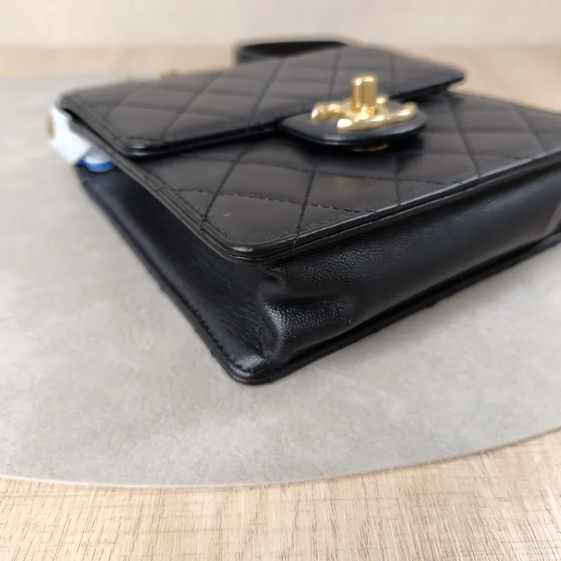 Chanel Crossbody Bag Crossbody Bag Black Calfskin15.5 × 5 × 15 cm — detail view 6 of 20
