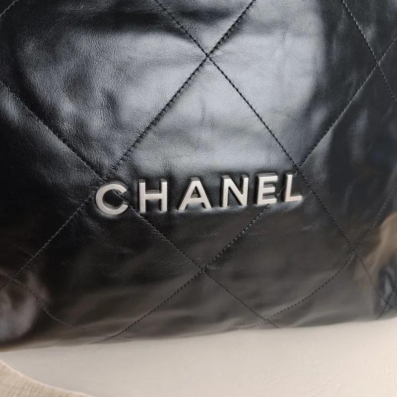Chanel Shoulder Bag 22Bag Black CC alfskin Large 48 × 10 × 45 cm — detail view 3 of 10