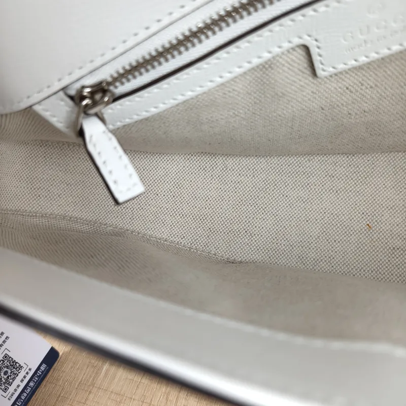 GUCCI Shoulder Bag Horsebit 1955 Horsebit Horsebit Shoulder Bag White Calfskin Small 26.5 × 8 × 17 cm — detail view 2 of 12