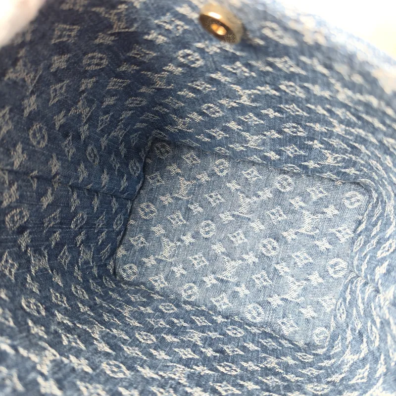 Louis Vuitton Top Handle Bag ALL IN BB Blue BB 16 × 12 × 18 cm — detail view 5 of 13