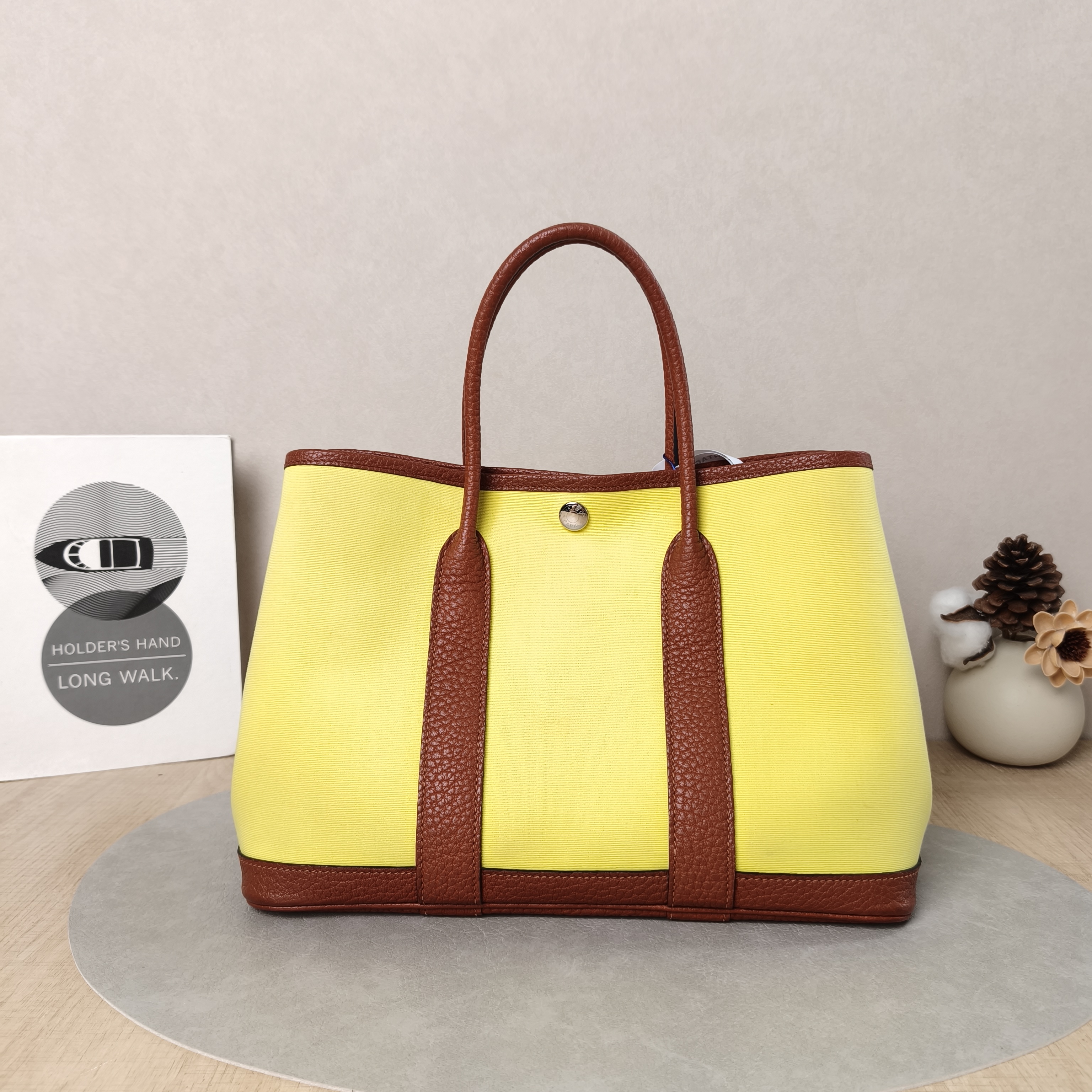 Hermès Top Handle Bag Garden Party 30 30 Canvas · Negonda Calfskin Medium30 × 13 × 21 cm — cover view 3 of 5