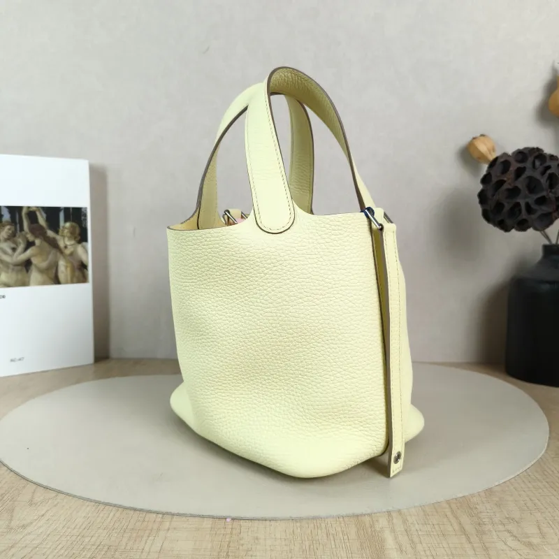 Hermès Top Handle Bag Picotin Lock 18 18 Taurillon Clemence TC Calfskin Small18 × 13 × 18 cm — cover view 6 of 6