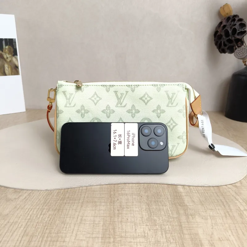 Louis Vuitton Shoulder Bag Pochette Accessoires Green PVC Large23.5 × 4 × 13.5 cm — cover view 3 of 6