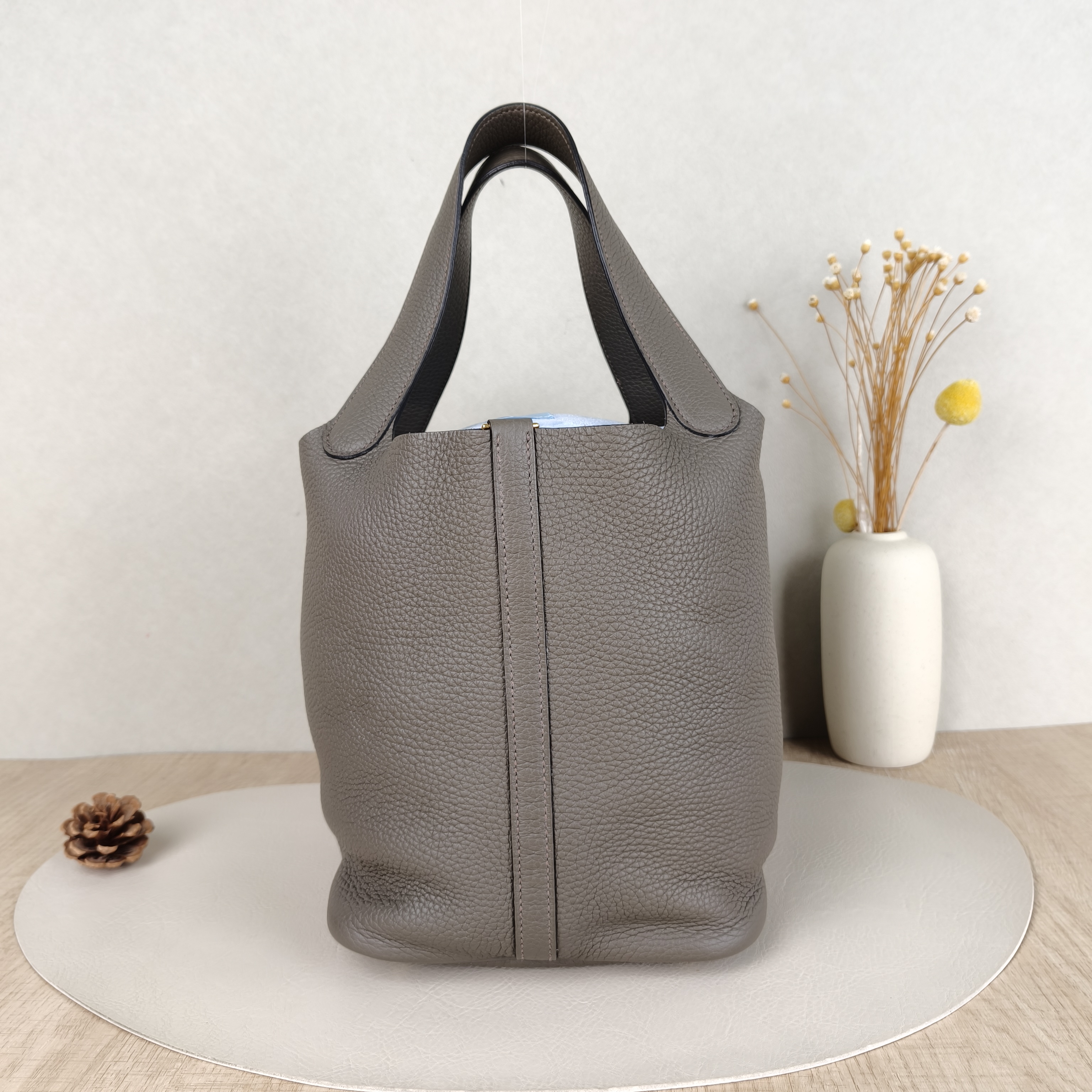 Hermès Top Handle Bag Picotin Lock 22 228F Taurillon Clemence TC Calfskin Medium22 × 17 × 21 cm — cover view 4 of 5
