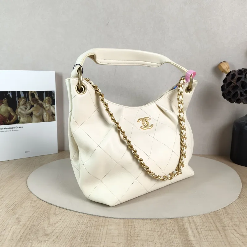 Chanel Crossbody Bag hobo White Lambskin One Size 27 × 11 × 24 cm — cover view 3 of 5