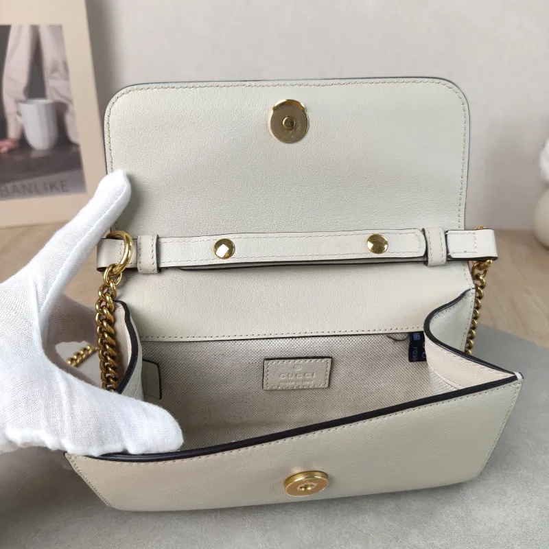 GUCCI Crossbody Bag Diana Crossbody Bag White Calfskin Mini 18.5 × 4 × 11 cm — detail view 3 of 15