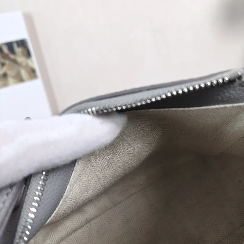 LOEWE Crossbody Bag Puzzle Grey Calfskinmini18 × 8 × 12.5 cm — detail view 3 of 12
