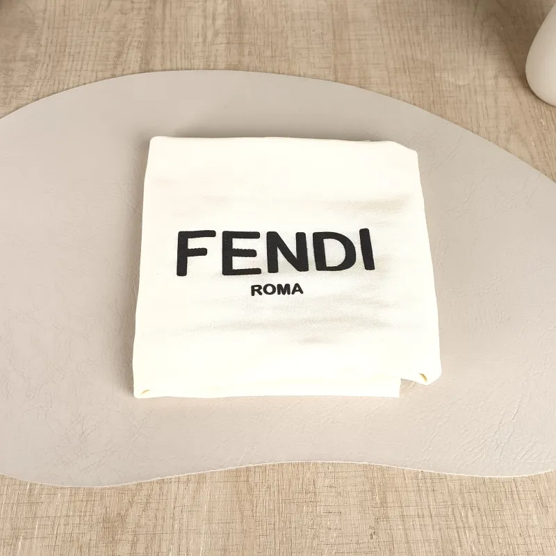 FENDI Top Handle Bag Sunshine Shopping Tote Medium 35 × 17 × 31 cm — detail view 7 of 10