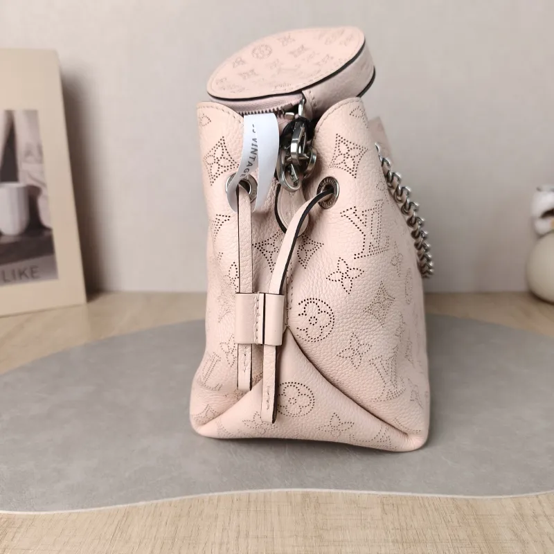 Louis Vuitton Crossbody Bag BELLA Pink Calfskin One Size 22 × 14 × 19 cm — detail view 9 of 12