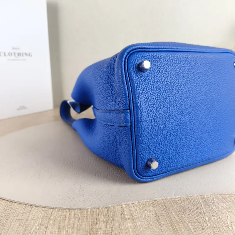 Hermès Top Handle Bag Picotin Lock 18 18 I7 TC Calfskin Small 18 × 13 × 18 cm Y — detail view 2 of 8