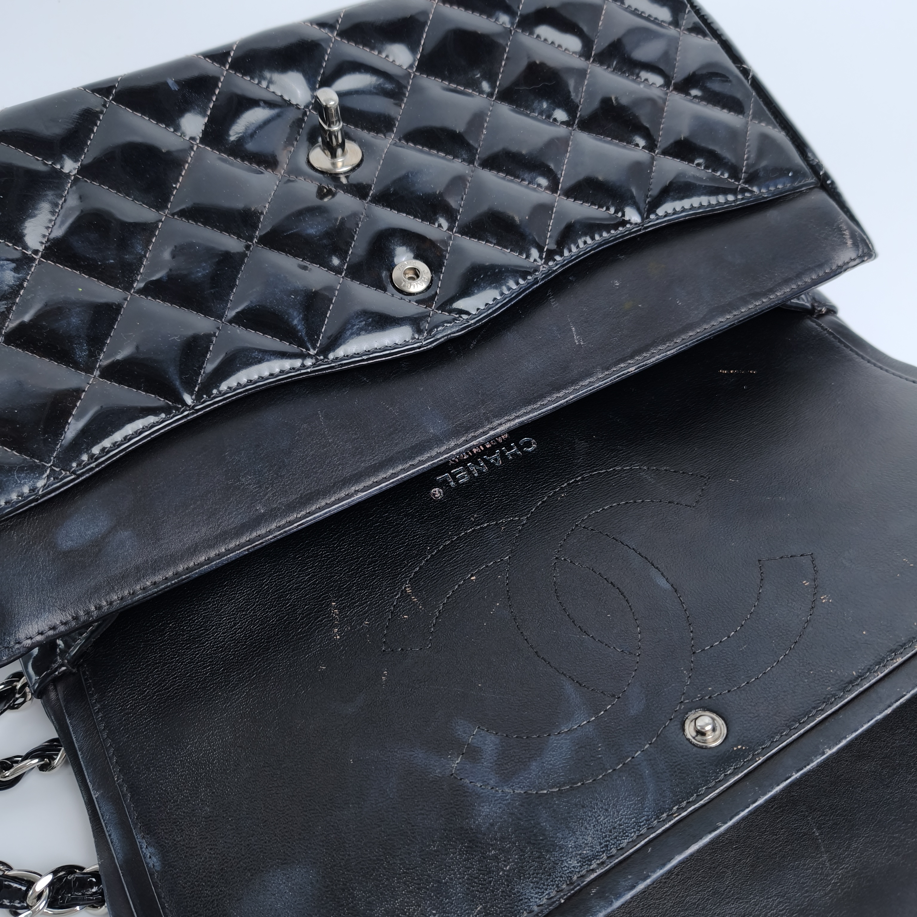 Chanel Crossbody Bag Classic Flap Jumbo CF Jumbo Black Patent Leather Large30 × 10 × 19.5 cm — cover view 6 of 17
