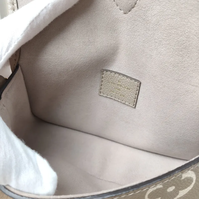 Louis Vuitton Crossbody Bag Diane Baguette Bag Empreinte Embossed Calfskinnano19 × 6 × 10.5 cm — detail view 1 of 11
